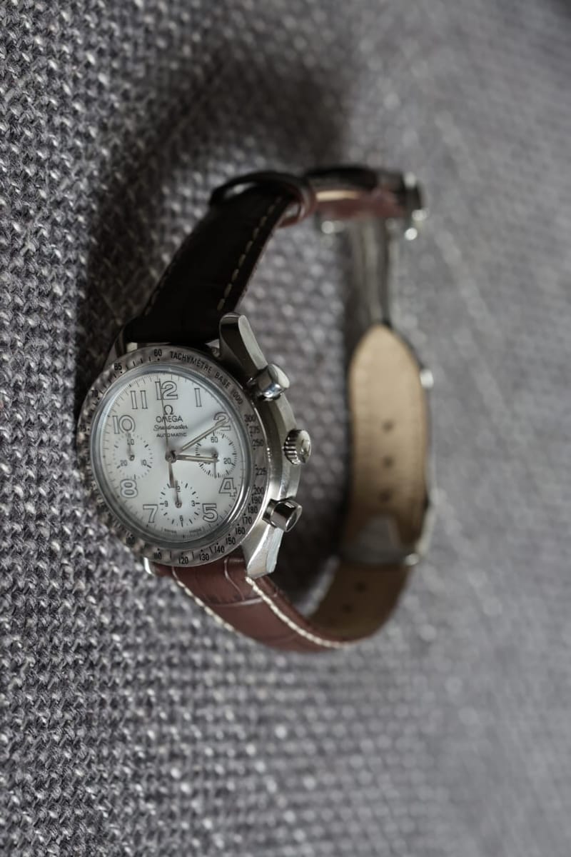 Omega Speedmaster professional MOP dial - View 3