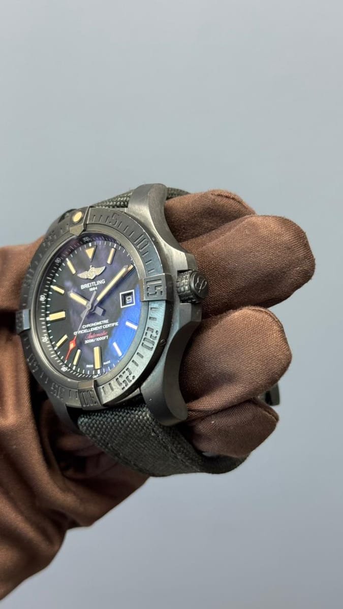 Breitling Avenger Blackbird - View 2