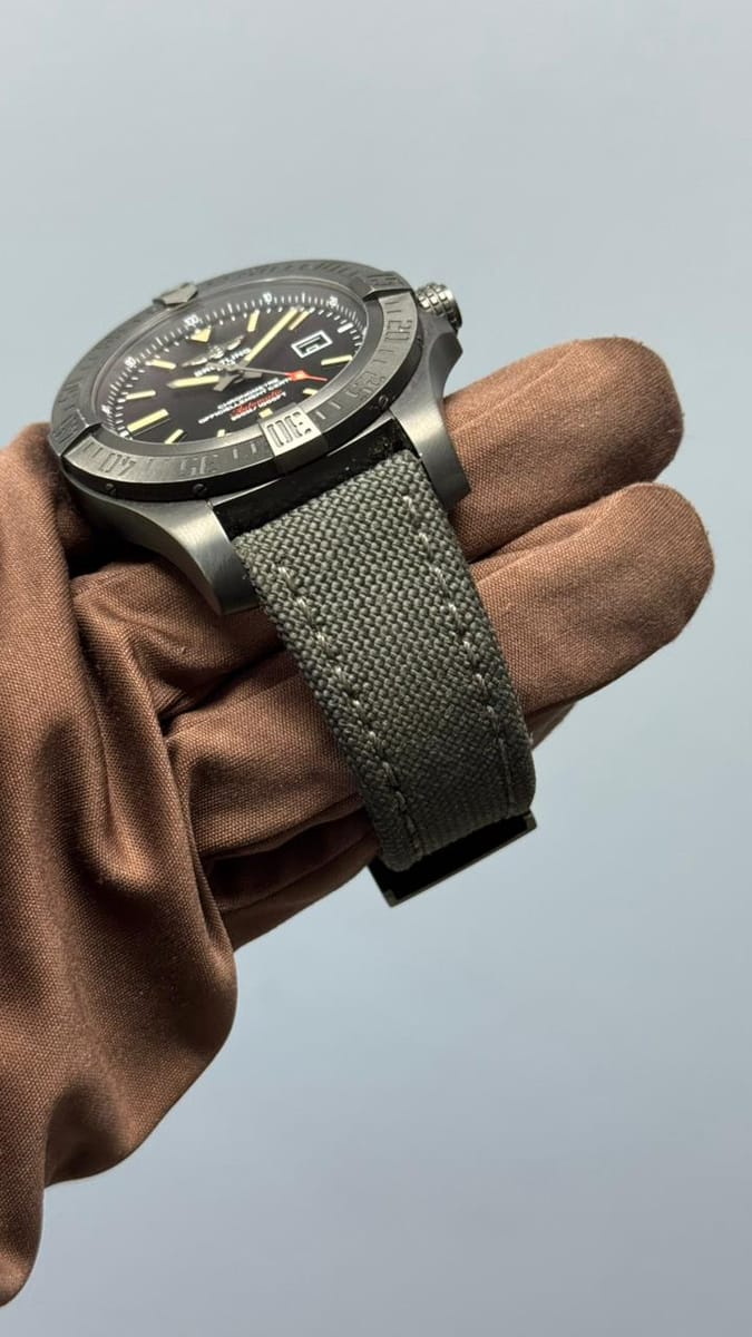 Breitling Avenger Blackbird - View 5